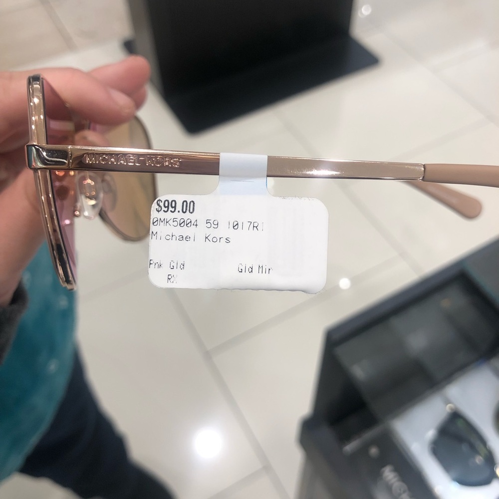 Michael kors sunglasses - Picture 3 of 3